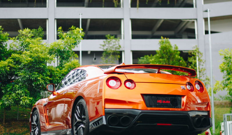 
								2017 Nissan GT-R Recaro Edition full									