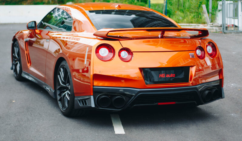 
								2017 Nissan GT-R Recaro Edition full									