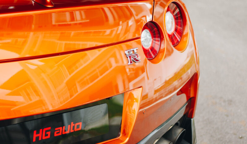 
								2017 Nissan GT-R Recaro Edition full									