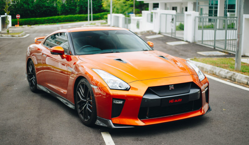 
								2017 Nissan GT-R Recaro Edition full									