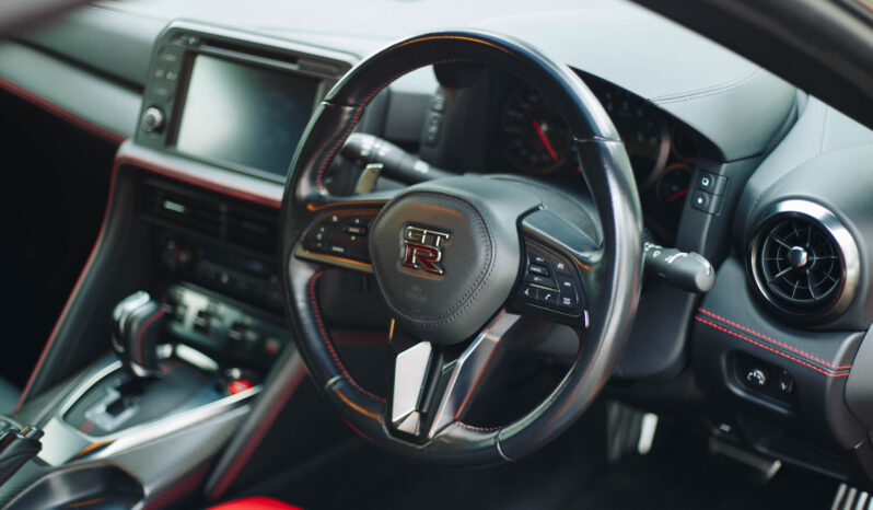 
								2017 Nissan GT-R Recaro Edition full									