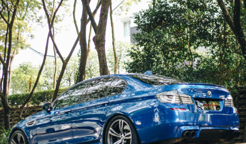 
								2011 BMW M5 F10 full									