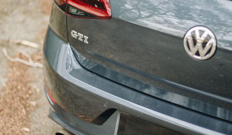 
								2019 Volkswagen Golf GTi MK7.5 (Local Malaysia Unit) full									