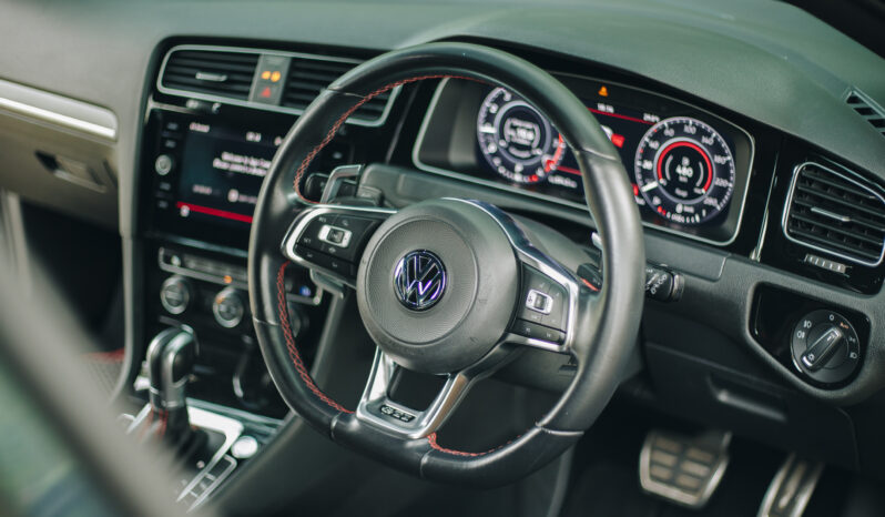 
								2019 Volkswagen Golf GTi MK7.5 (Local Malaysia Unit) full									