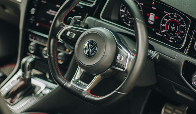
								2019 Volkswagen Golf GTi MK7.5 (Local Malaysia Unit) full									