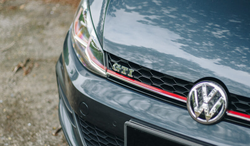 
								2019 Volkswagen Golf GTi MK7.5 (Local Malaysia Unit) full									